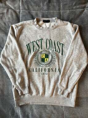 Social Scene West Coast California Sweatshirt Size S Gray Crewneck